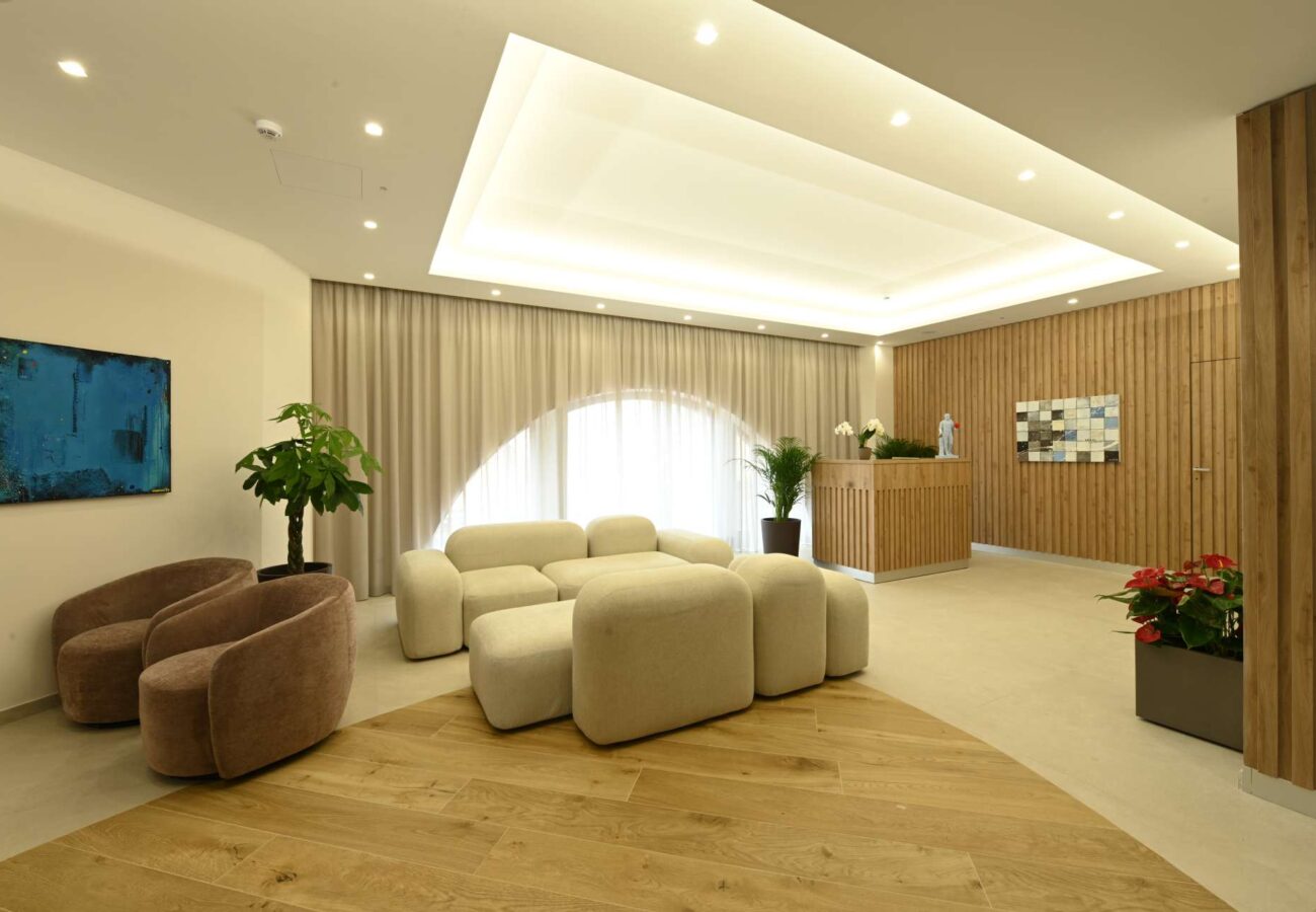 Nuovo volto per Golden House Saetta - Roma R-0002